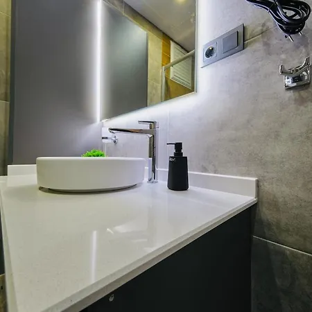 Taksim Square 1 1 Fully Equipped Air Conditioned Luxury Daire