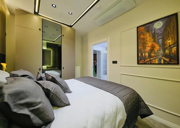 Taksim Square 1 1 Fully Equipped Air Conditioned Luxury *